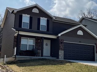 698 Rockshire Dr, Herculaneum, MO 63048