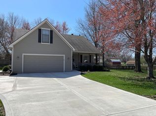 15301 Landauer Ave, Basehor, KS 66007