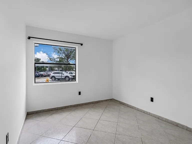 9421 Fontainebleau Blvd #101 — Photo 9