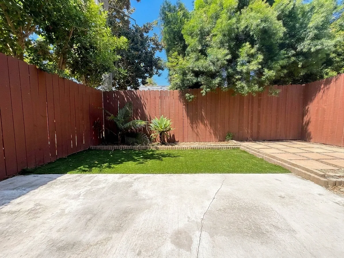Studio, 440 sqft, $1,662 — Photo 3