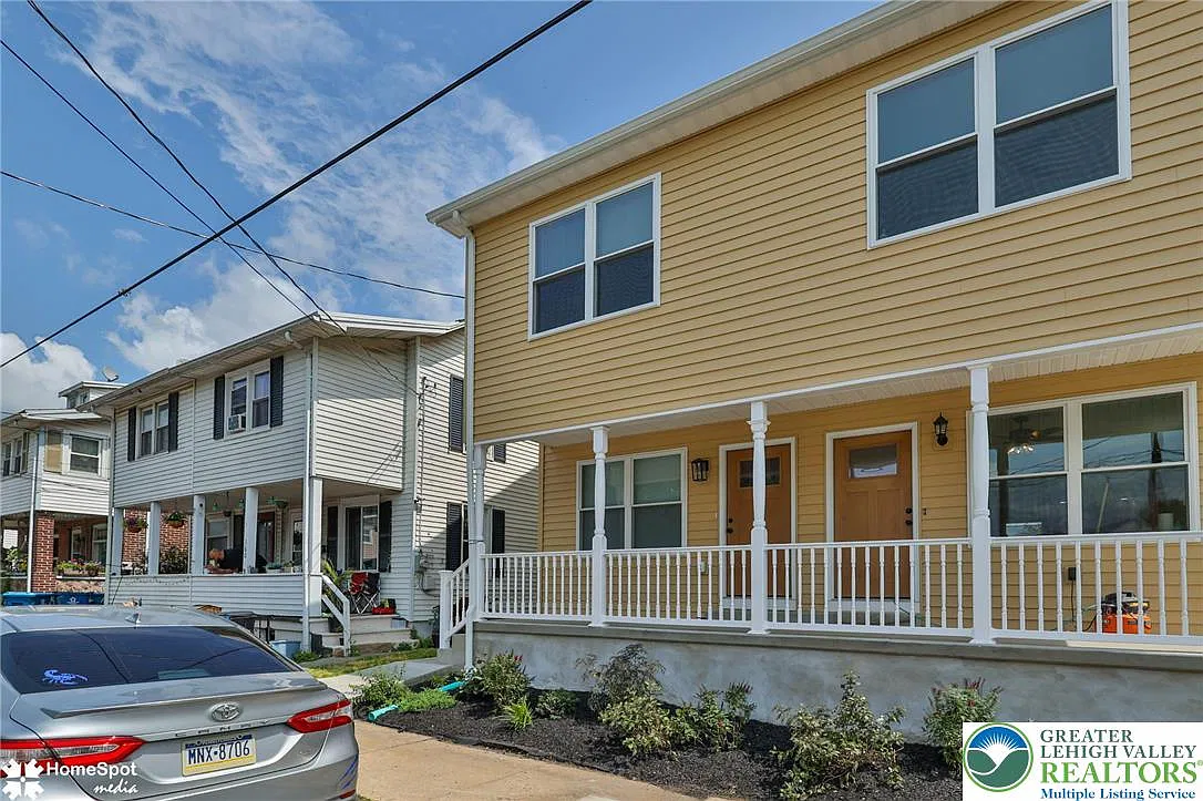 3 bed, 2.0 bath, 1712 sqft, $2,500 — Photo 3
