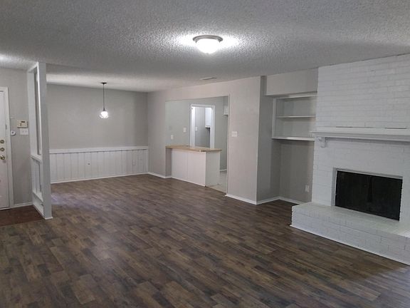 2nd image of 122 Wildwood Dr