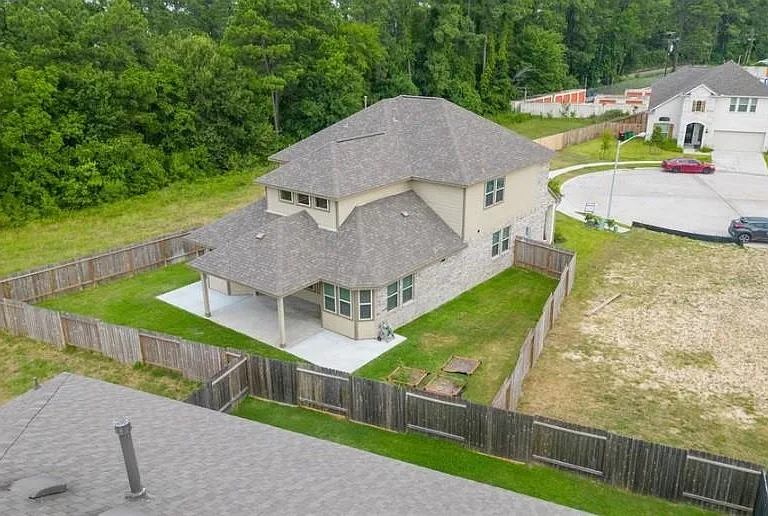 21449 Kings Guild Ln — Photo 4