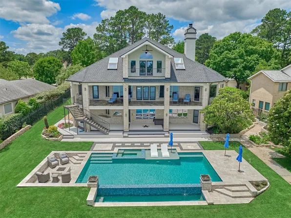 27 La Jolla Cir, Montgomery, TX 77356