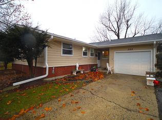 588 Thunderbird Trl, Carol Stream, IL 60188