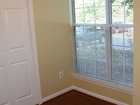 4th image of 4114 Vanderbilt Ct #4114