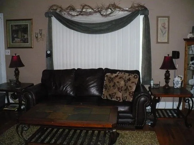 1545 Crestwood Rd photo 1
