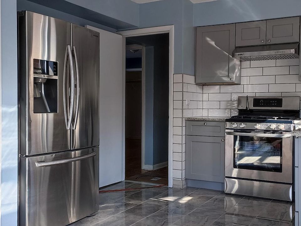 1st image of 3110 N Knox Ave #2