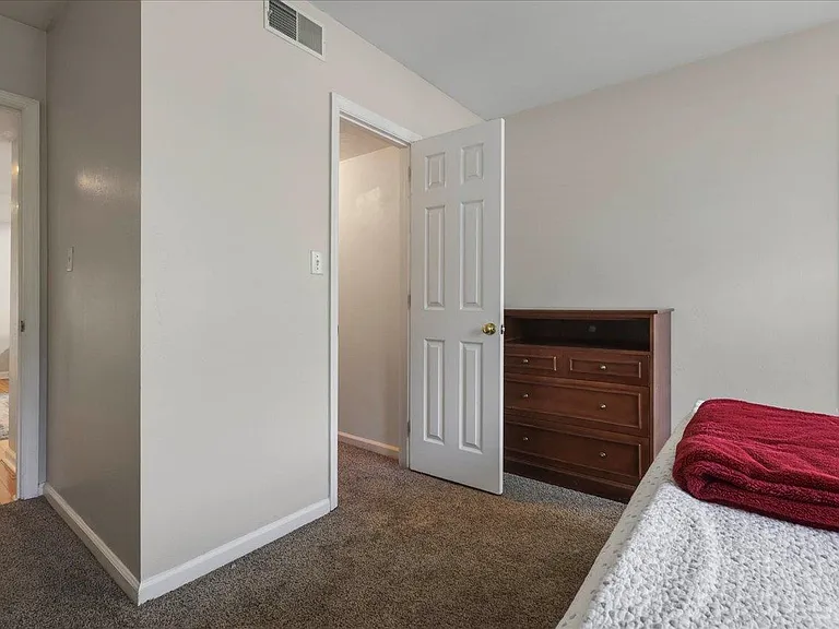 517 E Jefferson St #45 — Photo 23
