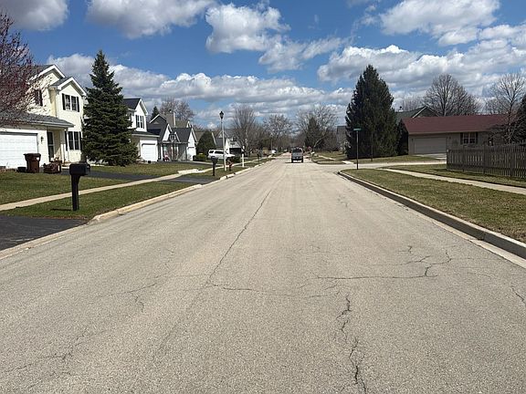 5th image of 530 Prairie Ridge Dr
