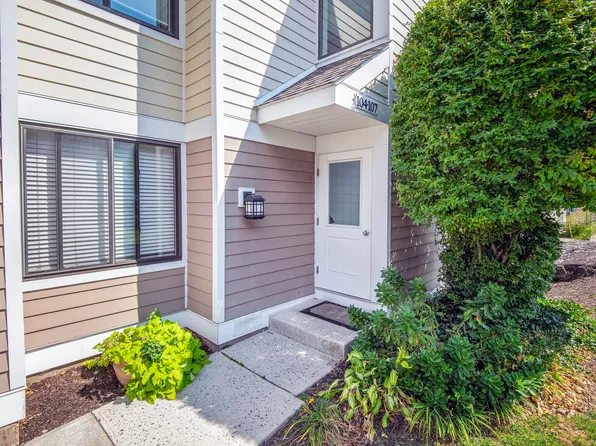 105 Olcott Way #105, Ridgefield, CT 06877