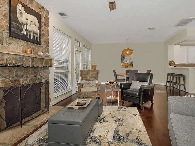 174 N Valley Oaks Cir — Photo 5