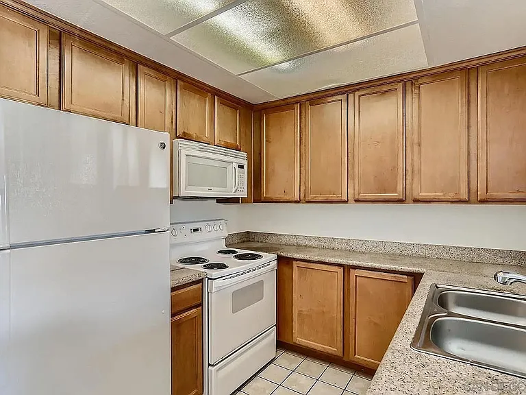 432 Edgehill Ln #154 — Photo 7