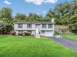 18 Hemlock Dr, Franklin, NJ 07416