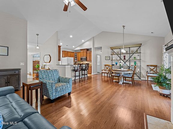 2nd image of 134 Pine Cove Road