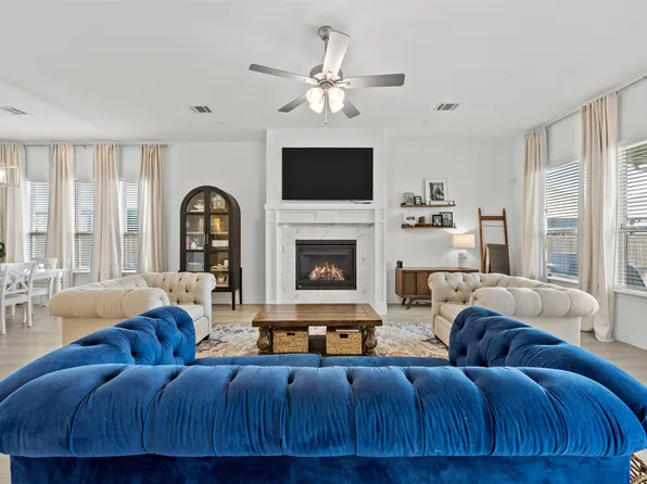 2293 High Plain Ln, Waxahachie, TX 75167