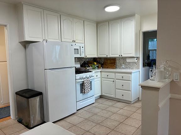 5th image of 4164 Madison Ave APT B