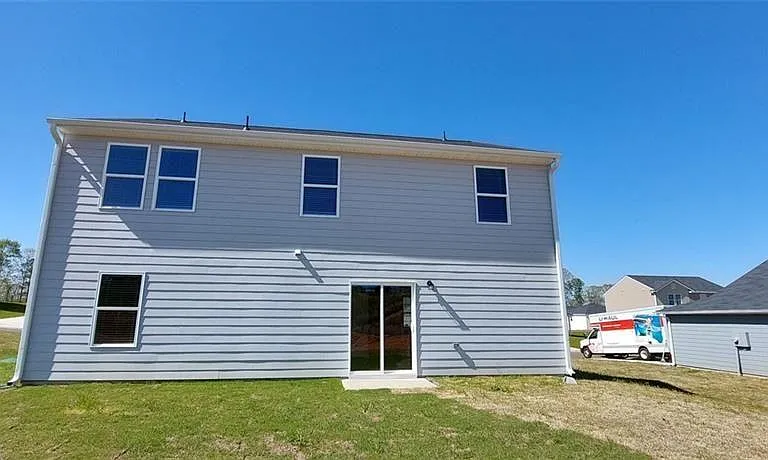 133 Oxford Ln — Photo 33
