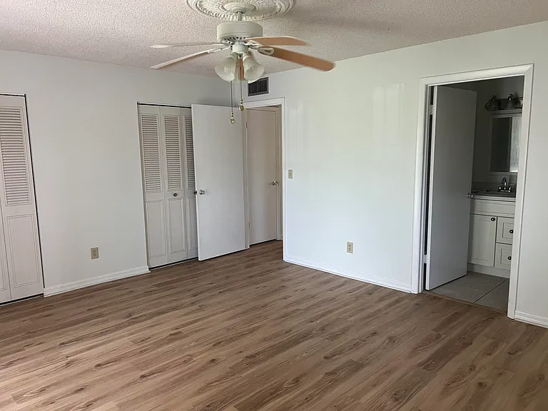 98 Spring Lake Dr #103 — Photo 9