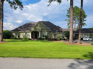 25 Berry Dr, Broxton, GA 31519