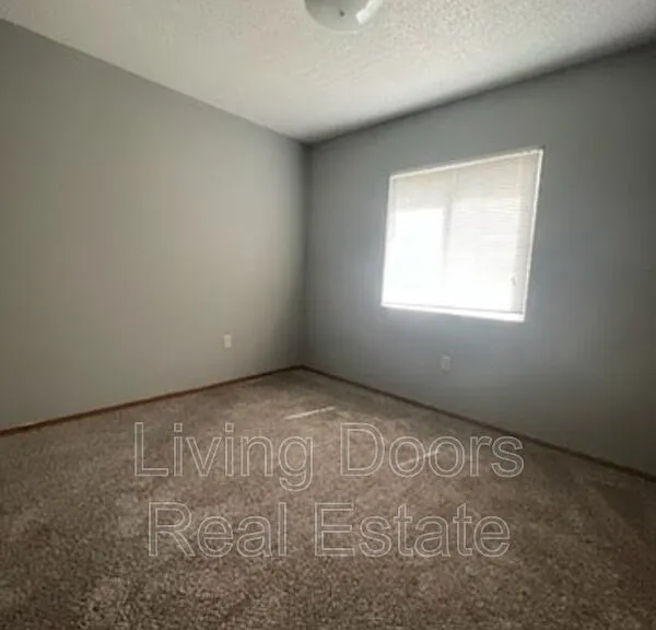 607 S Washington St #8 — Photo 15