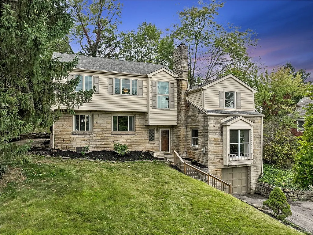 68 Country Club Dr photo 1
