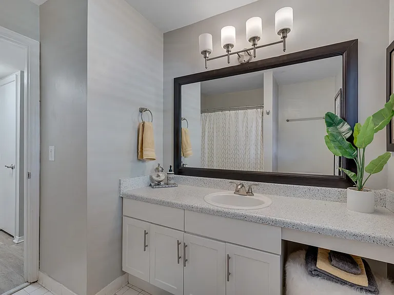 Trailwood Crossing Apartments — Photo 14