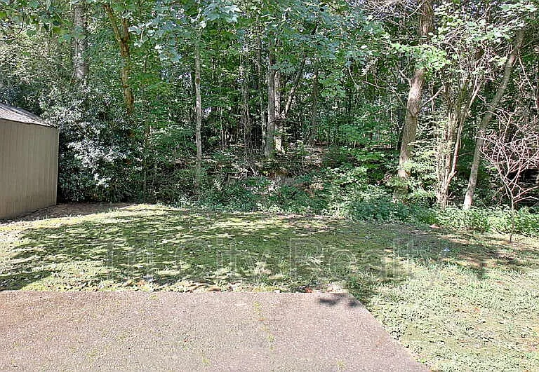 150 Chase Ct — Photo 42