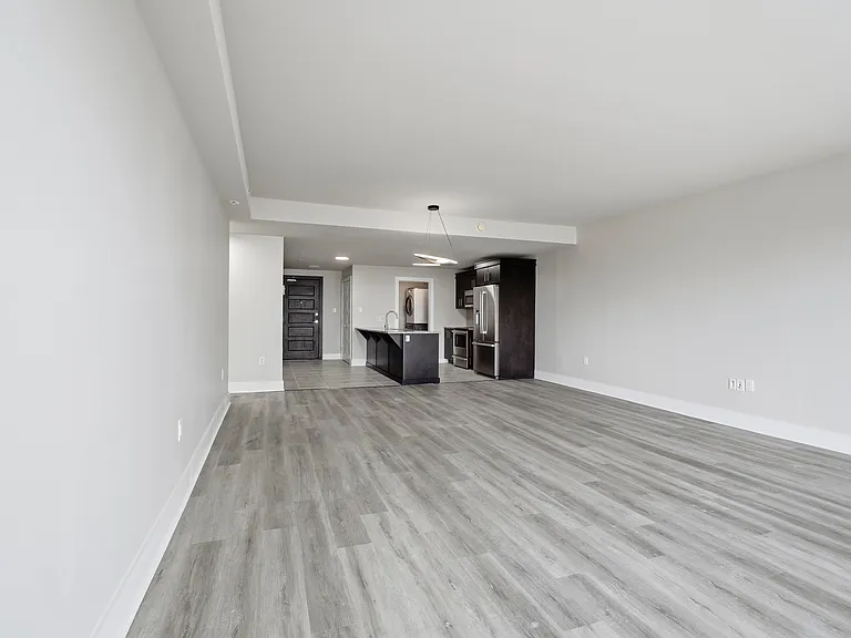15 Kings Wharf Pl #406 — Photo 9