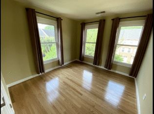 2035 Meadow Springs Dr, Vienna, VA 22182