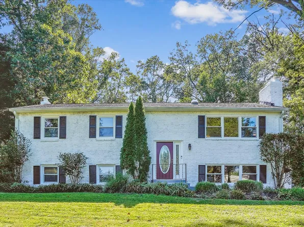 5742 Rolling Rd, Burke, VA 22015