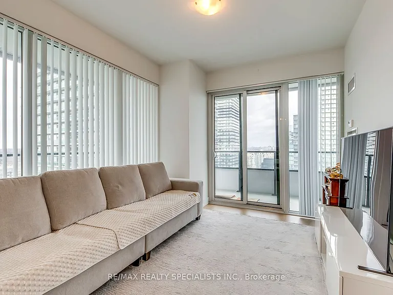 20 Shore Breeze Dr #1404 — Photo 8