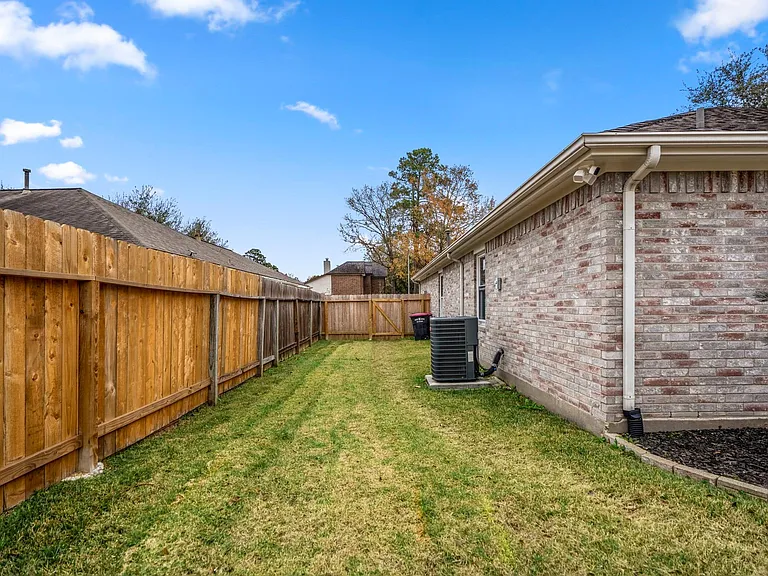 2923 Goldspring Ln — Photo 41