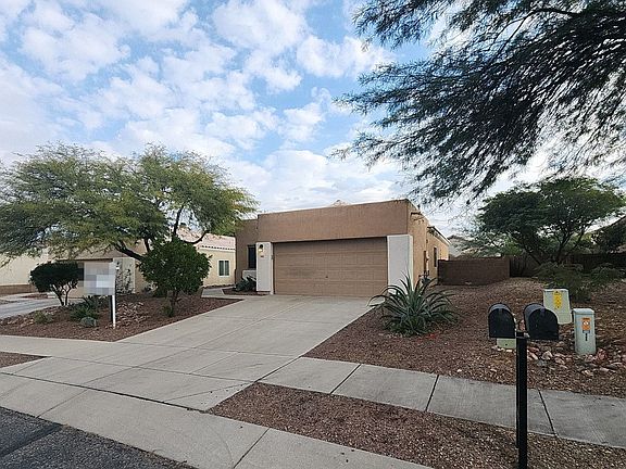 2nd image of 461 E Cactus Mountain Dr
