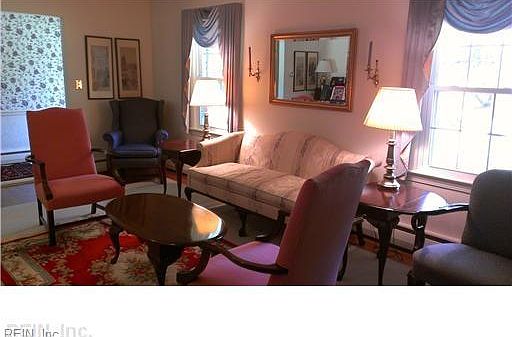 3rd image of 4128 Country Club Cir