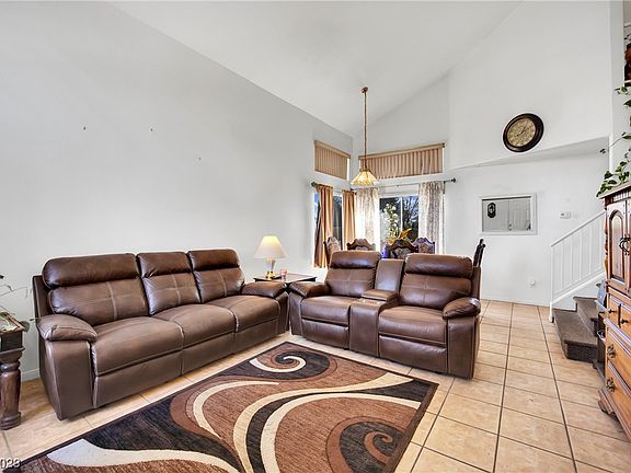 5th image of 4934 Rancho Domingo Ct