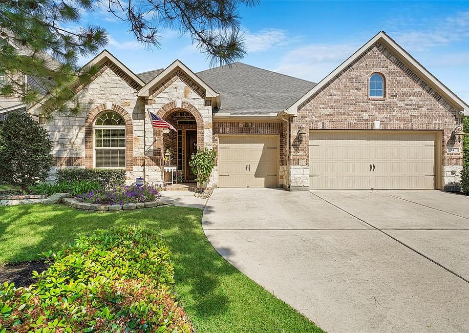 1st image of 14 Shaded Arbor Dr