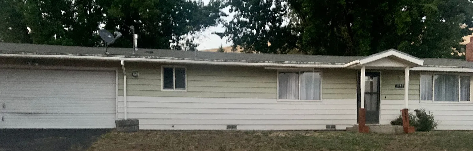 1759 Carlson Dr photo 1