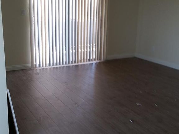 3rd image of 108 E Live Oak St APT F