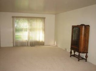 1124 Cayuga Dr, Northbrook, IL