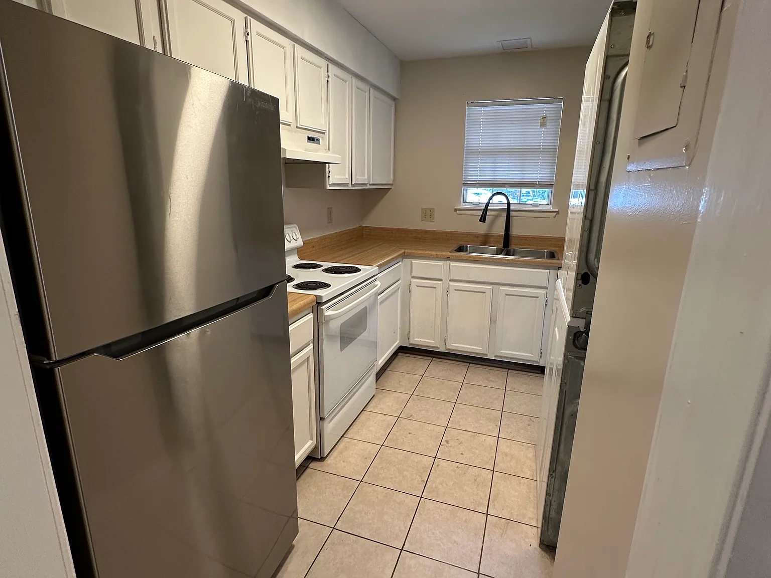1 bed, 1.5 bath, 700 sqft, $1,525 — Photo 4