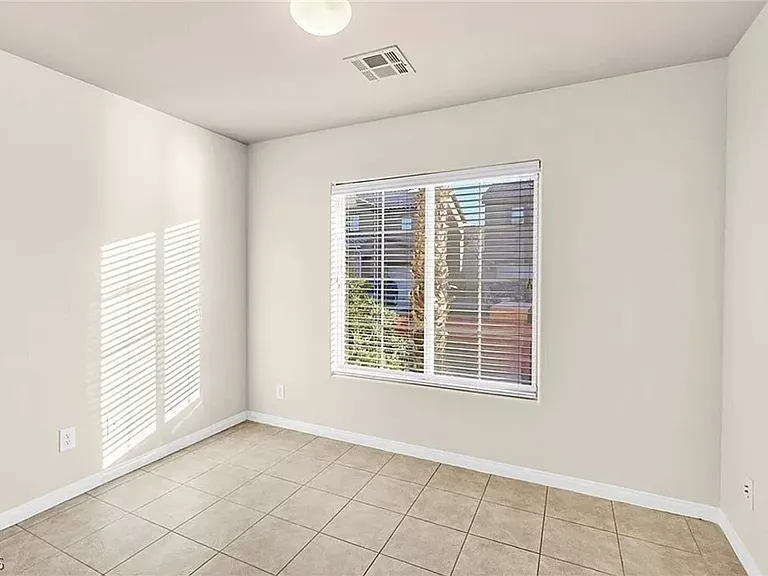 4836 Golden Shimmer Ave — Photo 10