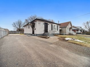 590 Athol St E, Oshawa, ON L1H 1M3