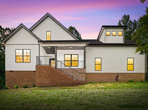 2687 Palmyra Rd, Palmyra, TN 37142