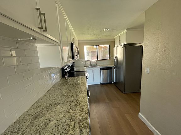 4th image of 1935 Estrella De Mar Ct Unit D