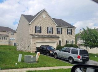 1590 Pleader Ln, York, PA 17402