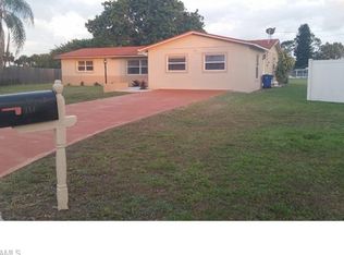 211 Fireside Ct, Lehigh Acres, FL 33936