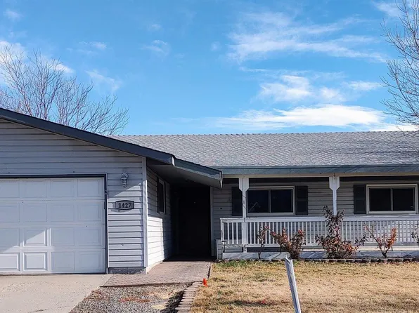 1427 Bumblebee Dr, Gardnerville, NV 89460