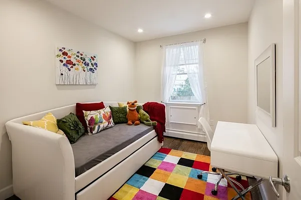 Rented by MNS | media 1