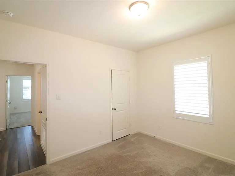 736 Richmond Dr — Photo 23
